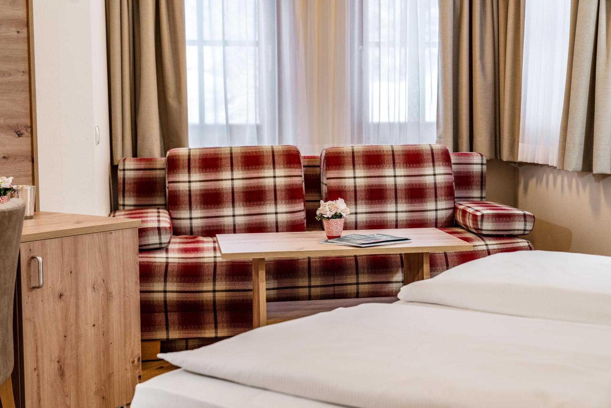 Hotel Am Sonnenhügel 3*