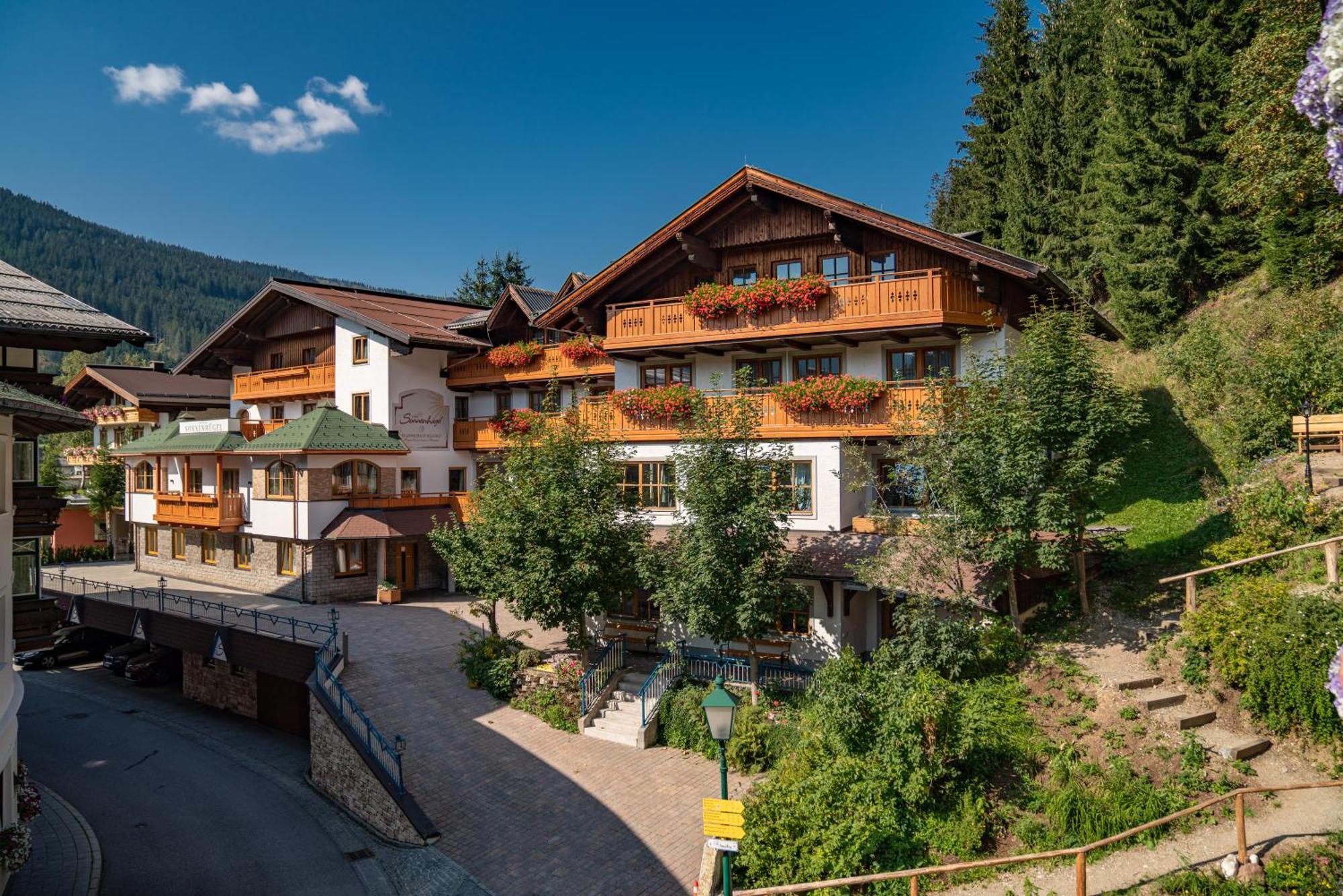 Hotel Am Sonnenhügel 3*